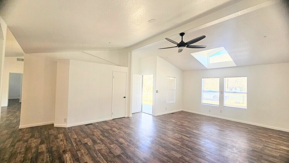 More Photos Of 2100 S State St, Hemet Rehabilitation Center For Sale