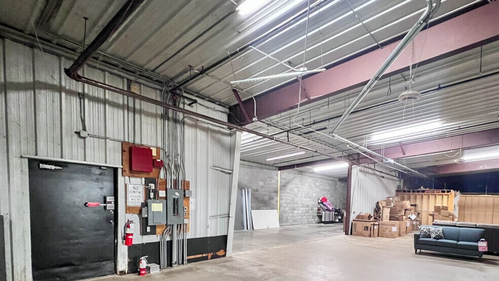 More Photos Of 310 34th Ave W, Alexandria Freestanding For Sale