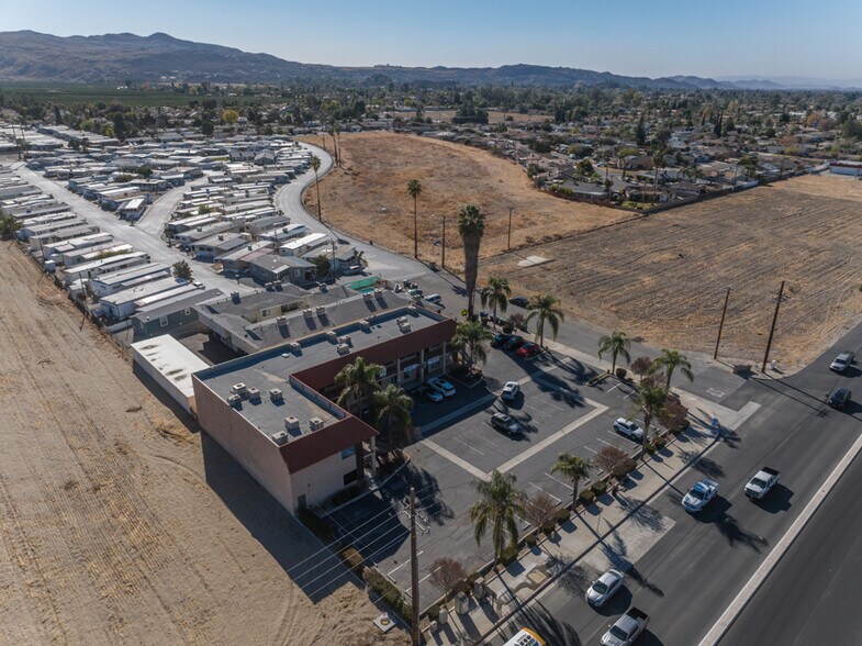 More Photos Of 43613 Ca-74, Hemet Unknown For Lease