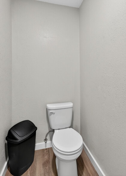 More Photos Of 109 Jasper Dr, Marshall Office For Sale