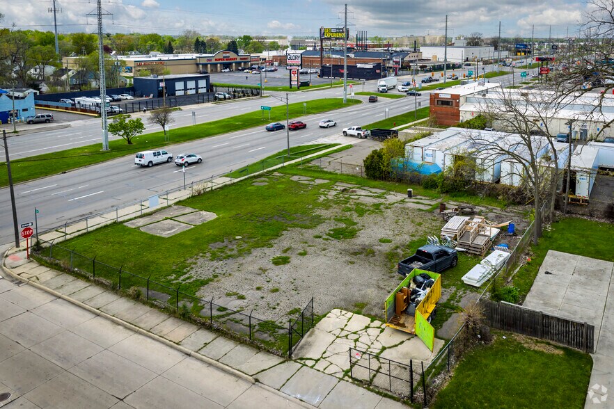 More Photos Of 12357 E Eight Mile Rd, Warren Industrial For Sale