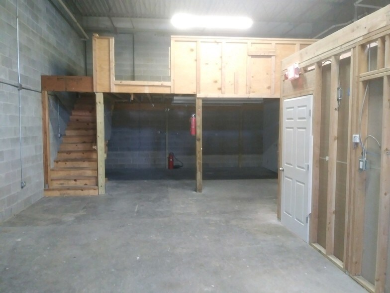 More Photos Of 80 Greenwood Ave, Midland Park Warehouse For Lease