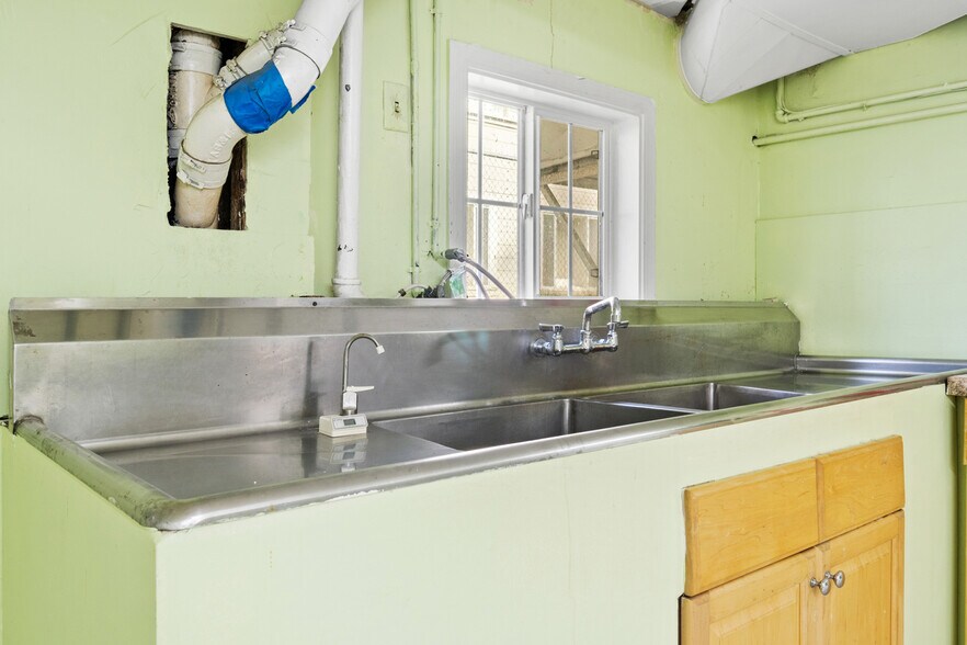 More Photos Of 325 N 3rd St, San Jose Religious Facility For Sale