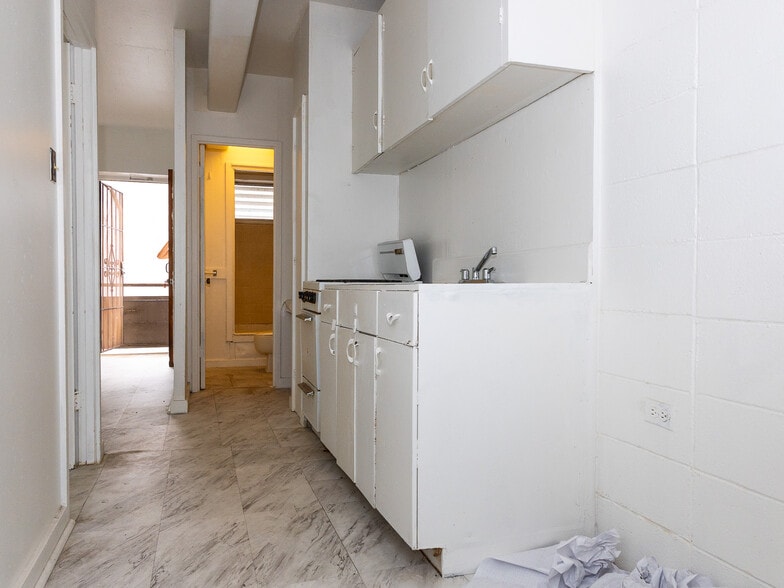 More Photos Of 1420 Wilder Ave, Honolulu Apartments For Sale