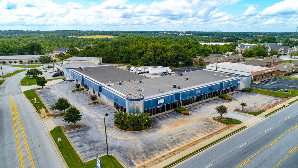 More Photos Of 1303 Parker Rd SE, Conyers Showroom For Lease