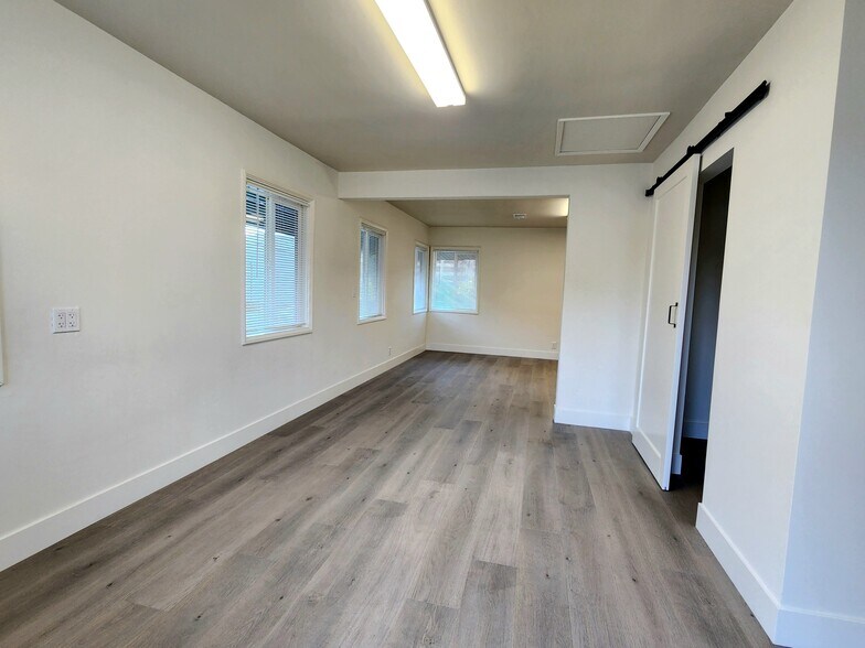 More Photos Of 1511 Pontius Ave, Los Angeles Loft Creative Space For Lease