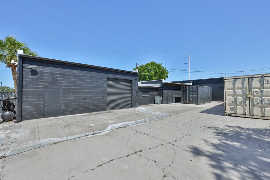 More Photos Of 1801 28th St N, Saint Petersburg Showroom For Sale