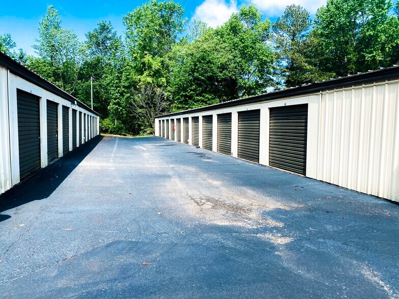 More Photos Of 6869 S Sweetwater Rd, Lithia Springs Self Storage For Sale