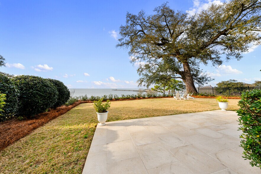 More Photos Of 202 S Mobile St, Fairhope Hospitality For Sale