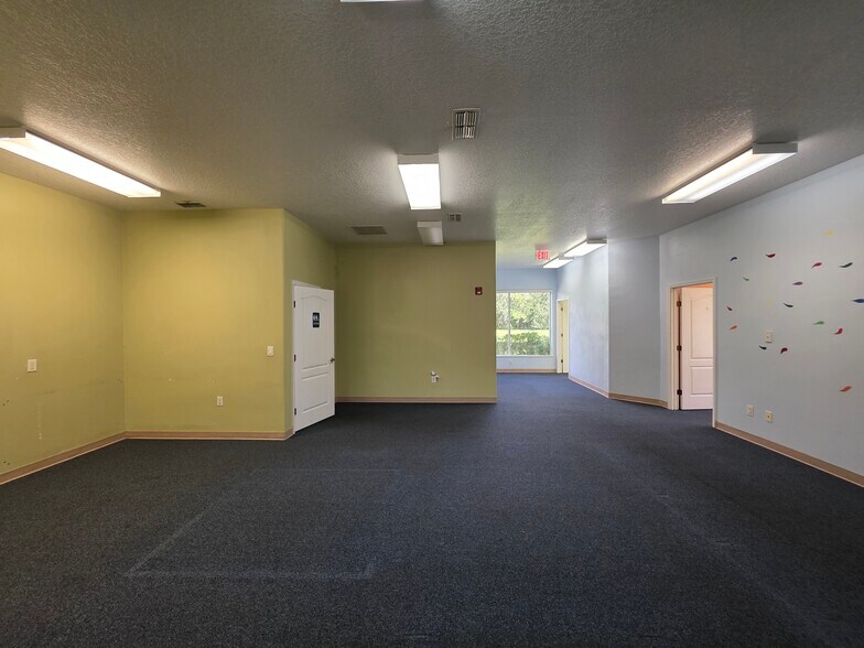 More Photos Of 900 N Swallow Tail Dr, Port Orange Medical For Lease