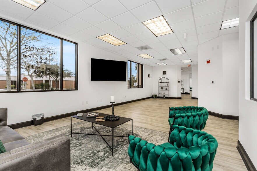 More Photos Of 18311 N US Highway 41, Lutz Medical For Sale