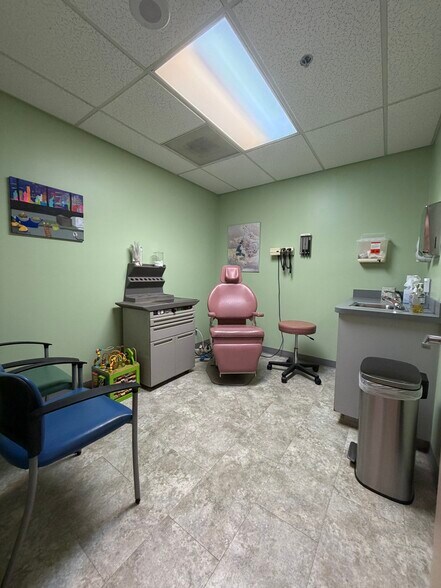 More Photos Of 13005 Southern Blvd, Loxahatchee Medical For Sale