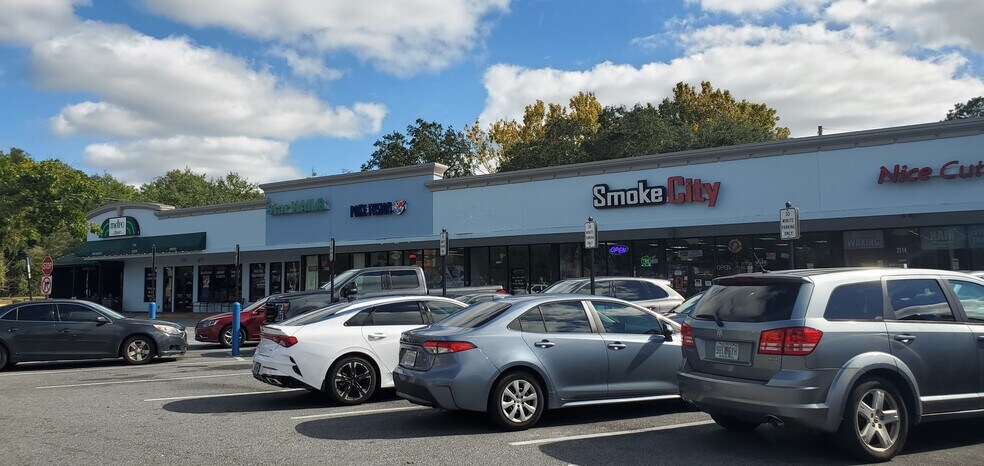More Photos Of 2018-2132 SW 34th St, Gainesville General Retail For Lease