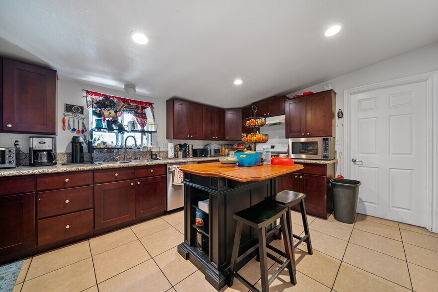 More Photos Of 215 W Carroll Ave, Glendora Apartments For Sale
