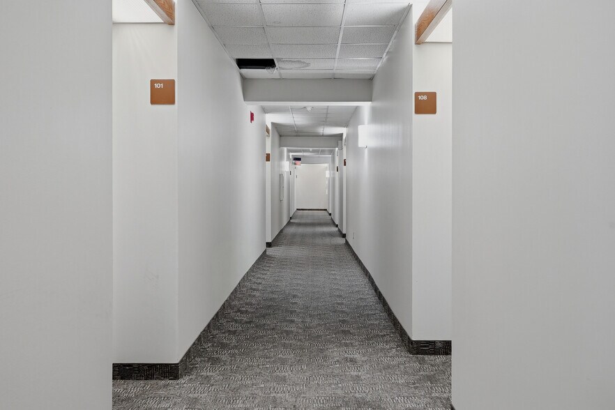 More Photos Of 985 Ivy Ave E, Saint Paul Apartments For Sale
