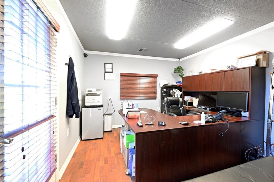 More Photos Of 2451 Baltimore Blvd, Finksburg Auto Repair For Sale