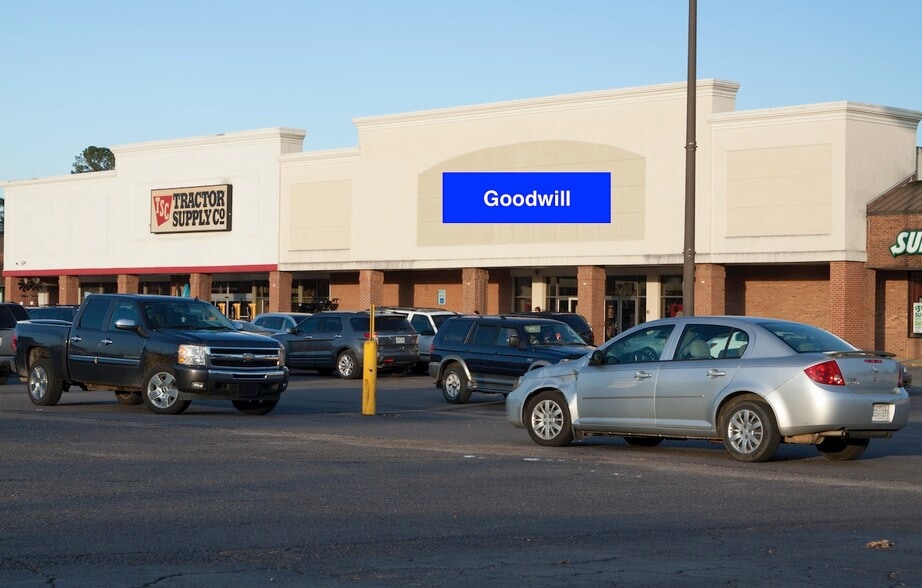 More Photos Of 12112-12130 Old 63 S, Lucedale General Retail For Lease
