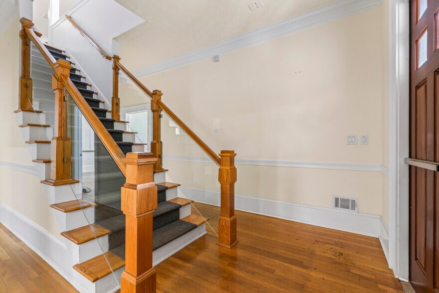 More Photos Of 4953 Presidents Way, Tucker Loft Creative Space For Sale
