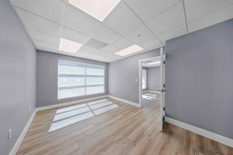 More Photos Of 11379-11399 NW 122nd St, Medley Warehouse For Sale