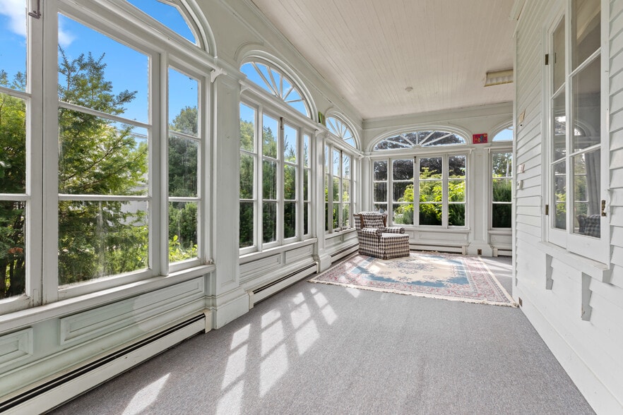 More Photos Of 145 Main St, Amesbury Specialty For Sale