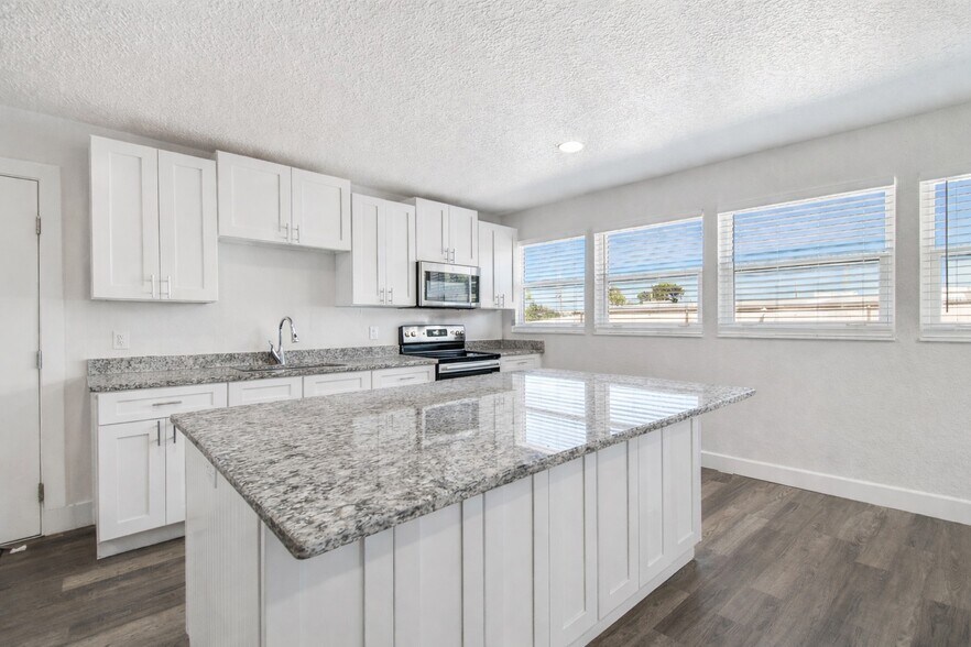 More Photos Of 6010 Wall St, Port Richey Warehouse For Sale