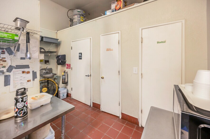 More Photos Of 201 E St, Lemoore Auto Repair For Sale