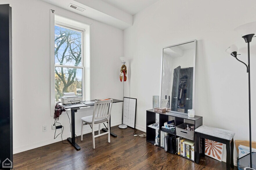 More Photos Of 2301 W Chicago Ave, Chicago Apartments For Sale