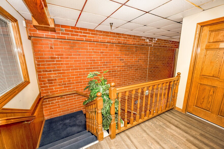 More Photos Of 501 S Myrtle Ave, Monrovia Office For Sale
