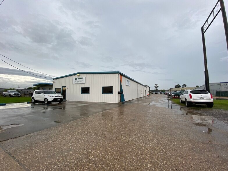 More Photos Of 4770 Washington Blvd, Beaumont Light Distribution For Lease