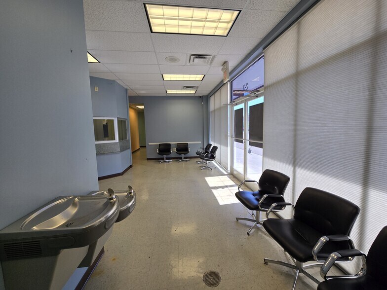 More Photos Of 1318 Euclid Ave, Bristol Freestanding For Lease