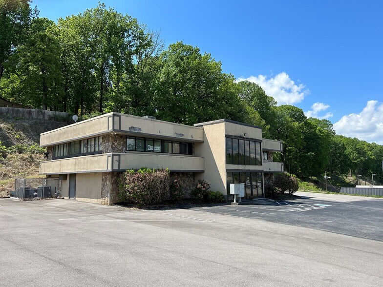 More Photos Of 6515 Clinton Hwy, Knoxville Office For Lease