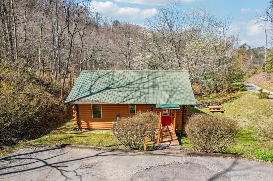 More Photos Of 33 Shepherds Creek rd, Bryson City Specialty For Sale