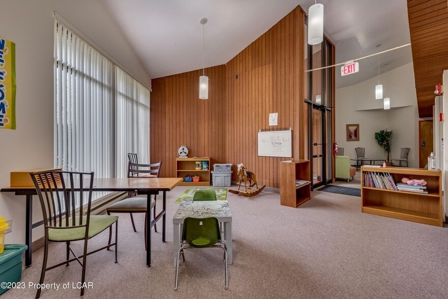 More Photos Of 104 Woodward Hill Rd, Edwardsville Office For Sale