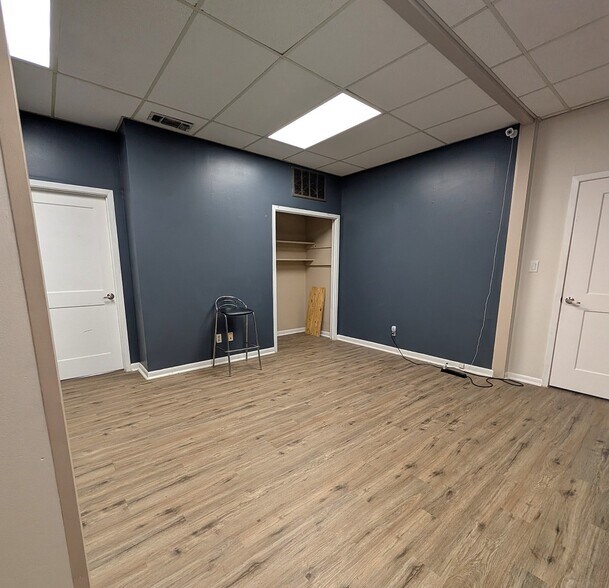 More Photos Of 400 W Methvin St, Longview Office For Sale