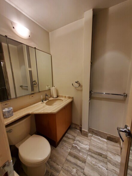 More Photos Of 235 E 58th St, New York Storefront Retail Residential For Sale