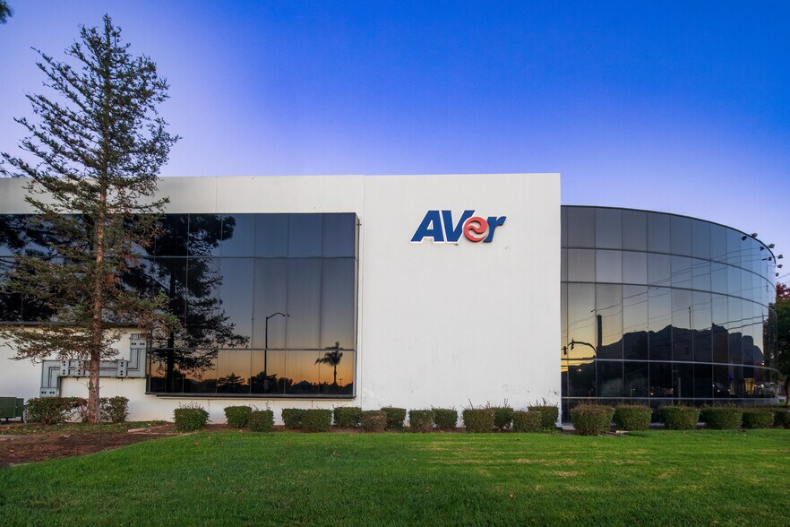 More Photos Of 668 Mission Ct, Fremont Light Distribution For Lease