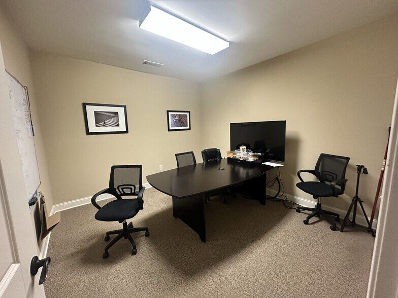 More Photos Of 102 Mary Alice Park Rd, Cumming Loft Creative Space For Lease