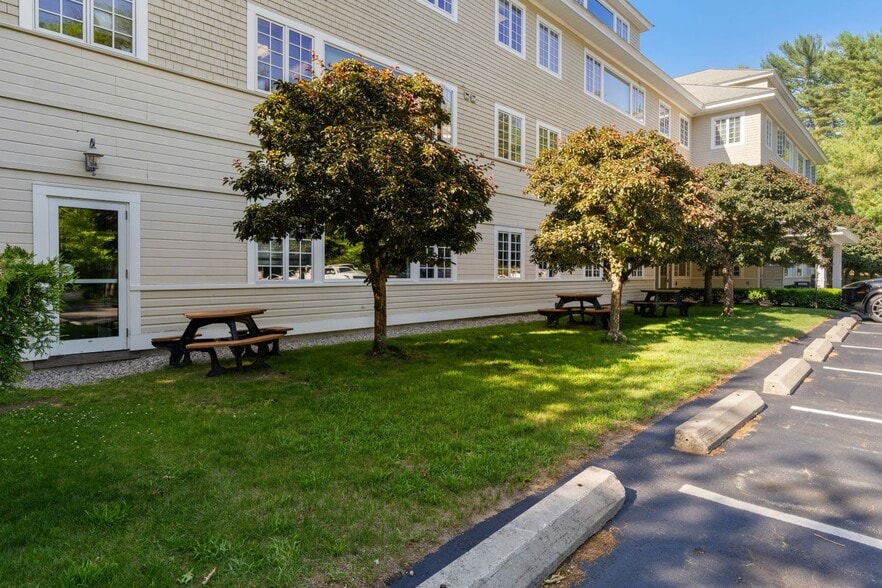 More Photos Of 95 Tremont St, Duxbury Medical For Sale