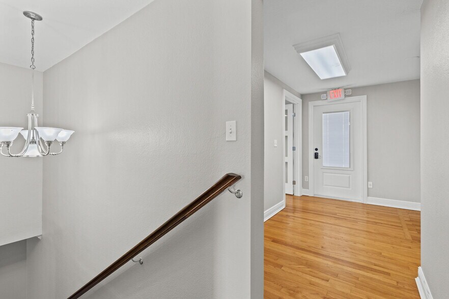 More Photos Of 1122 Omaha St, Palm Harbor Office Residential For Sale