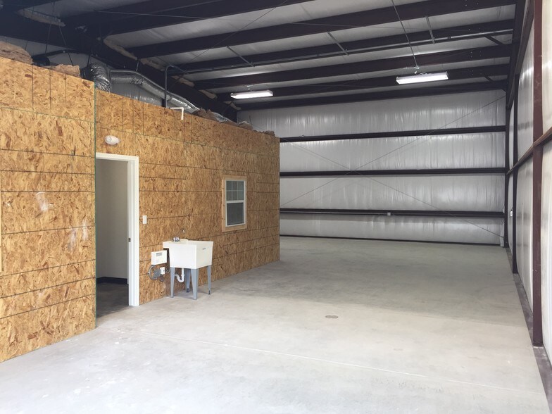 More Photos Of 5501 Fishtrap Rd, Denton Industrial For Sale