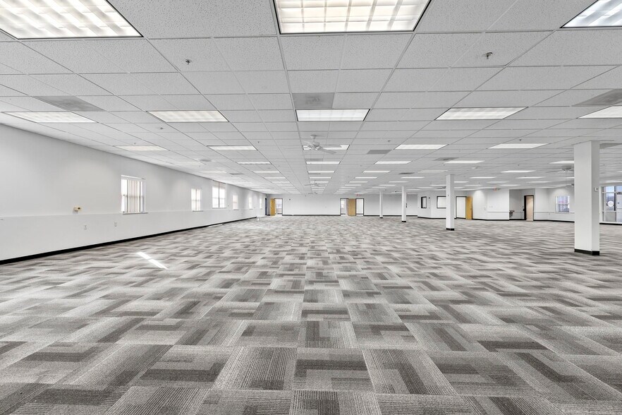 More Photos Of 4240 S Lees Summit Rd, Independence Office For Lease