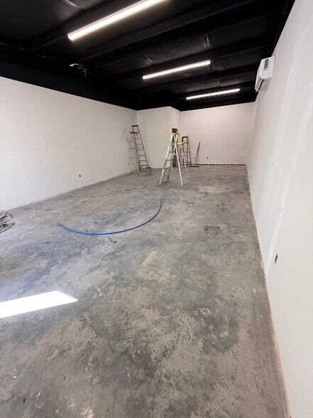 More Photos Of 8004 Glendale Farms Rd, Trussville General Retail For Lease