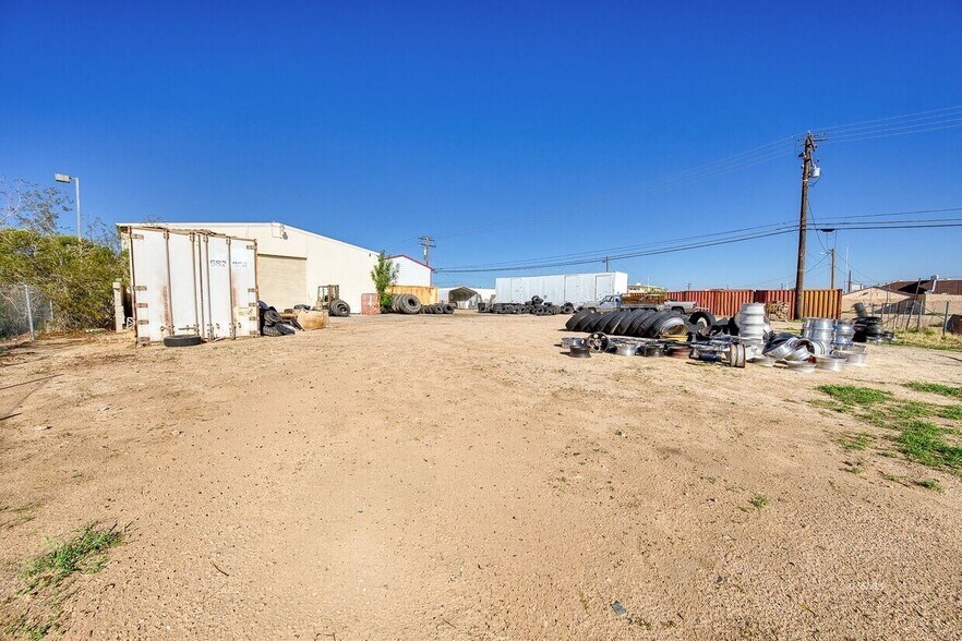 More Photos Of 120 S Warner St, Ridgecrest Auto Repair For Sale