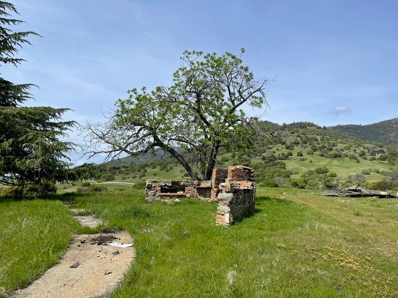 More Photos Of 5877 State 49 hwy, Mariposa Land For Sale
