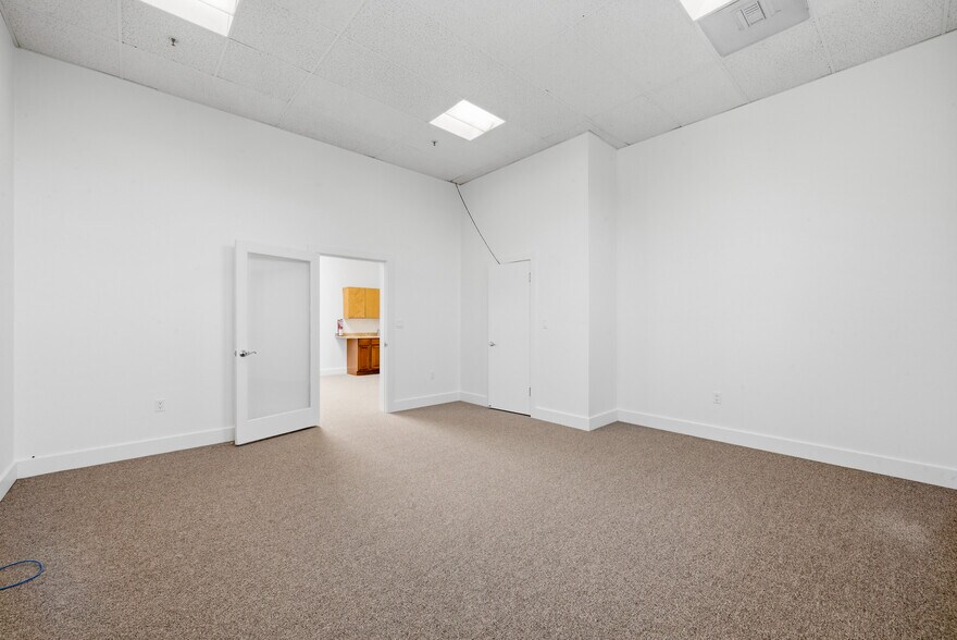More Photos Of 1435 Technology Ln, Petaluma Research And Development For Sale