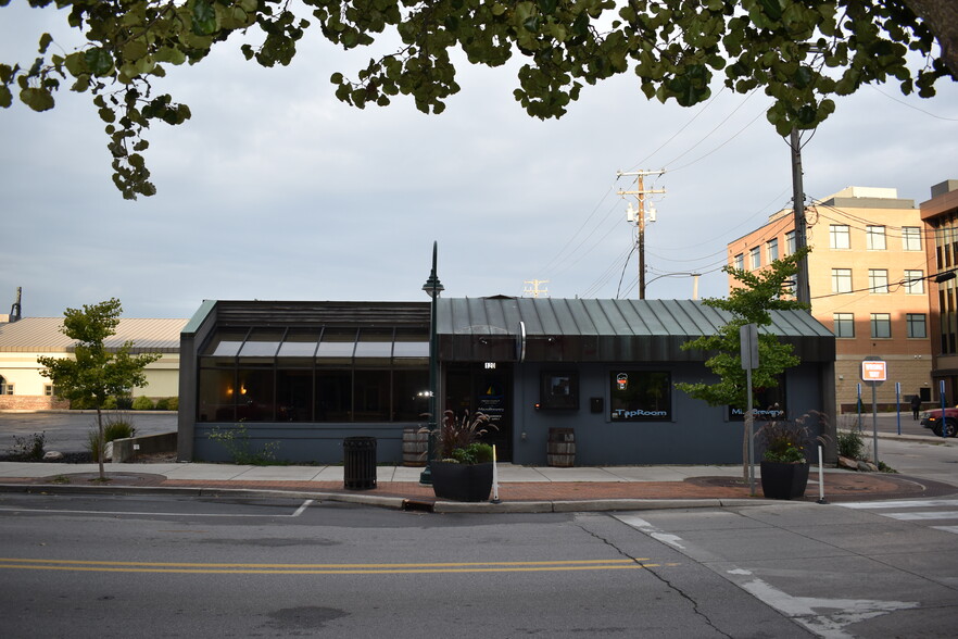 Primary Photo Of 120 S Park St, Traverse City Restaurant For Sale