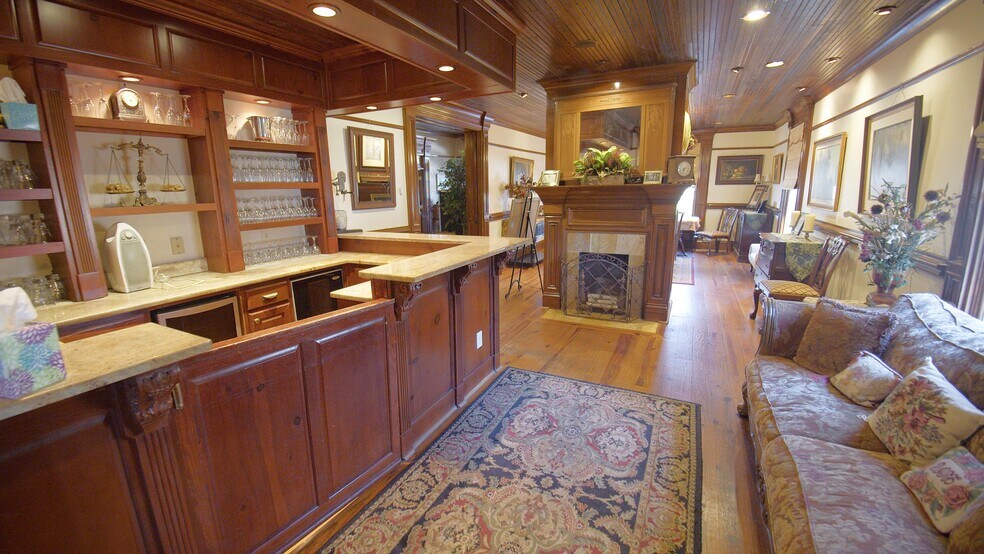 More Photos Of 1176 Atlanta Hwy, Auburn Specialty For Sale