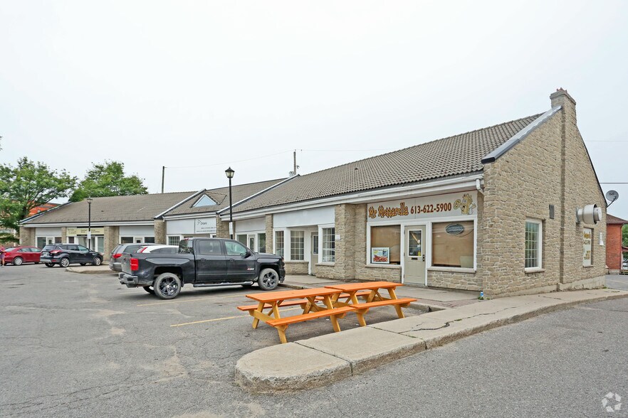 Primary Photo Of 75 Elgin St W, Arnprior General Retail For Lease