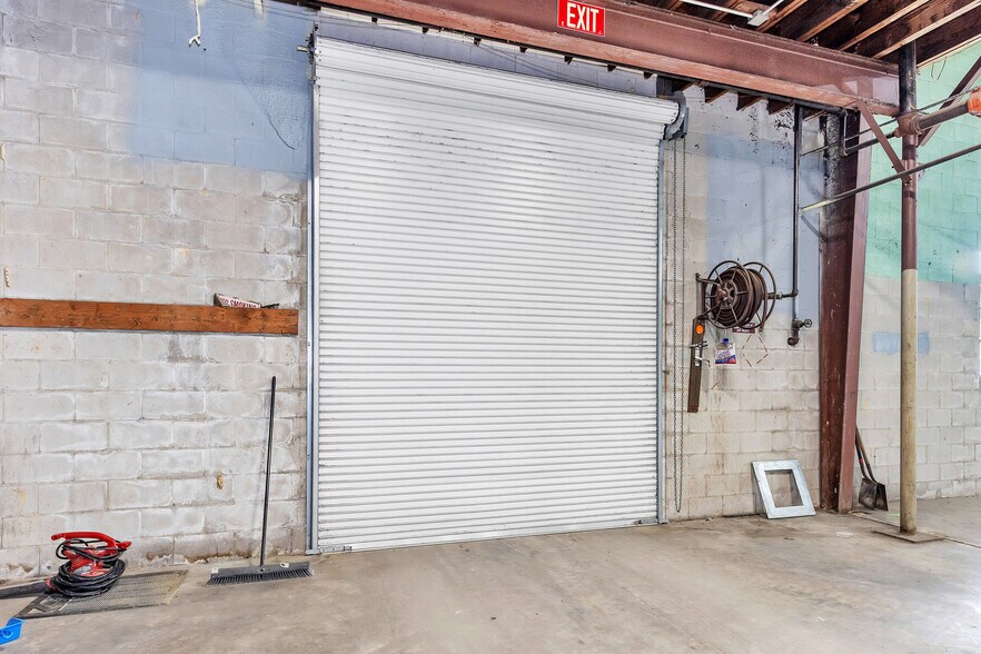 More Photos Of 121 Trotter Industrial Ln, Saluda Warehouse For Lease