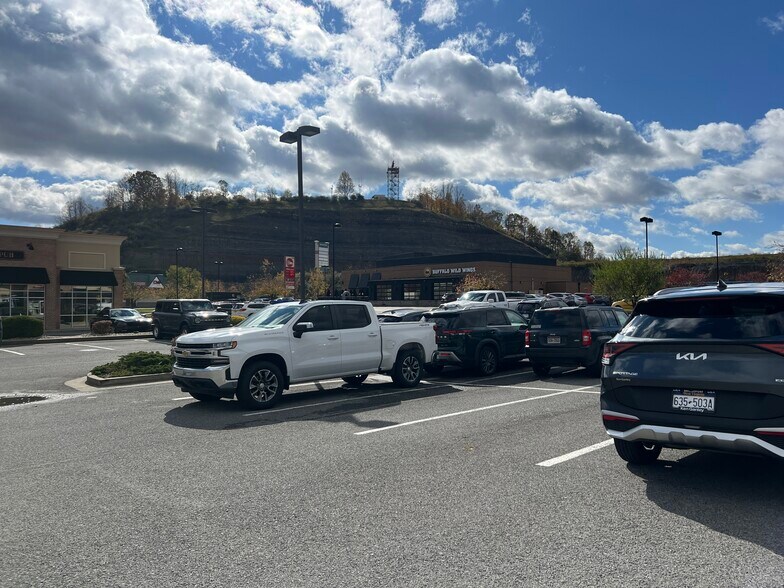 More Photos Of 139 Conference Center Way, Bridgeport General Retail For Lease